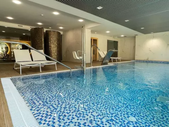 3-bedroom Apartment In Estepona, Spain (120 M²)