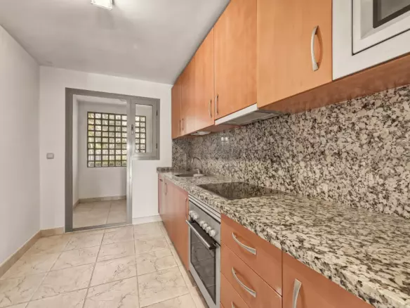 2-bedroom Apartment In Estepona, Spain (100 M²)