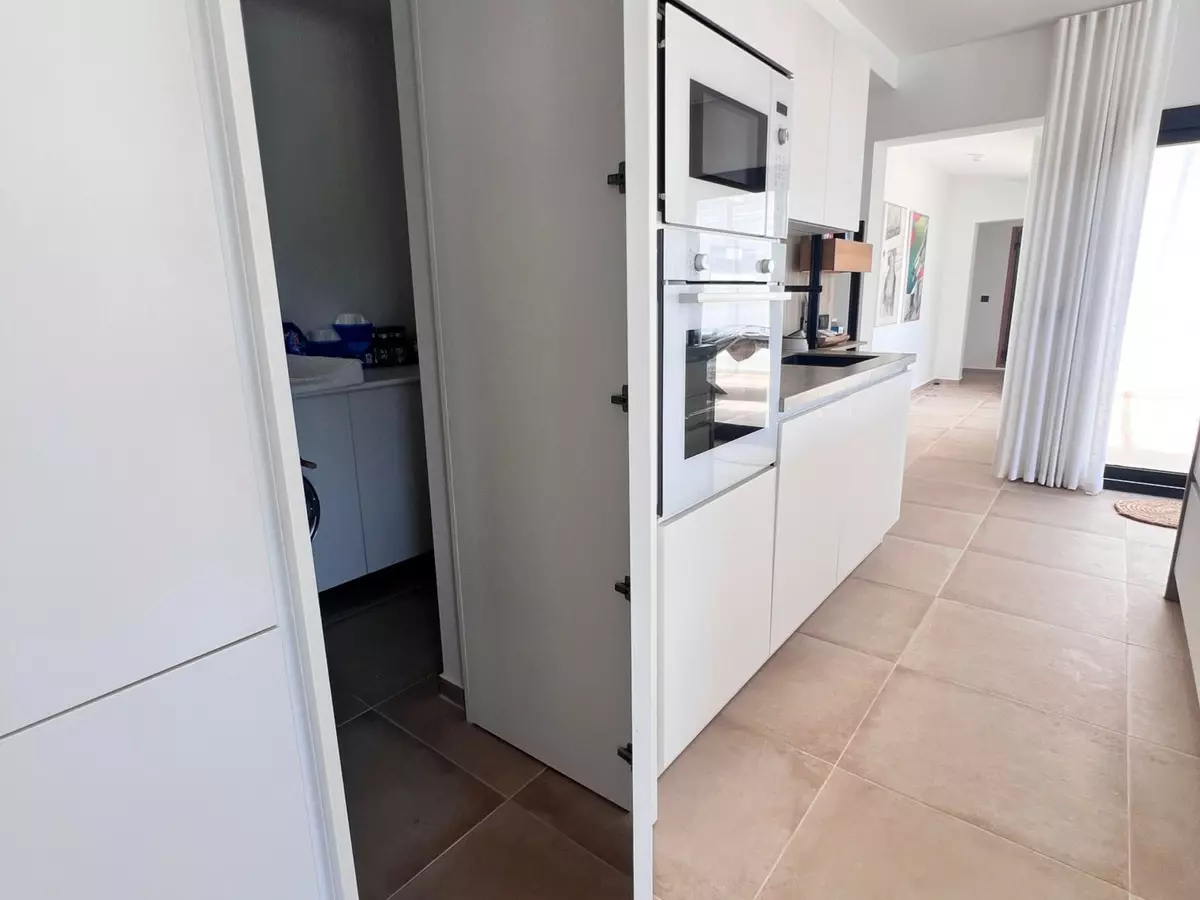 3-bedroom Villa In Estepona, Spain (257 M²)