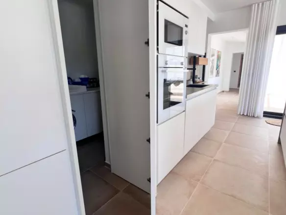 3-bedroom Villa In Estepona, Spain (257 M²)