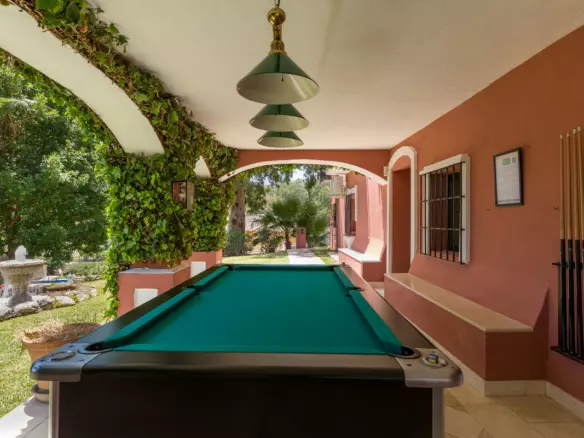 12-bedroom Villa In Benahavis, Spain (1.058 M²)