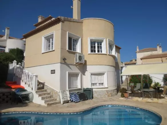 6-bedroom Villa In Orihuela, Spain (175 M²)