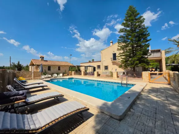 6-bedroom Country House In Elche, Spain (738 M²)
