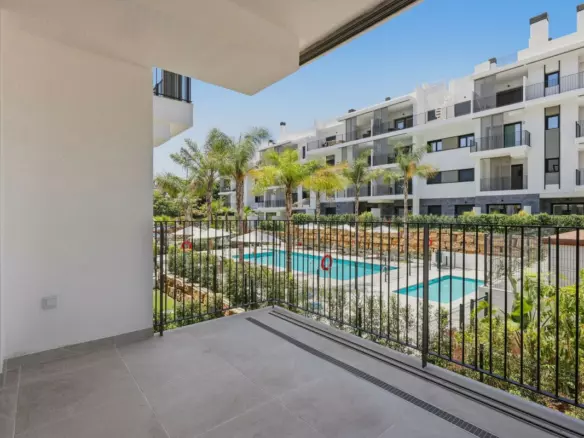 3-bedroom Apartment In Estepona, Spain (92 M²)