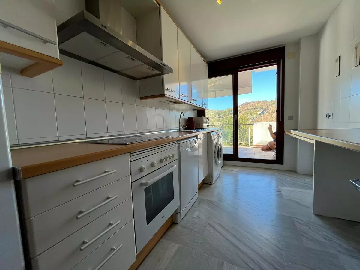 2-bedroom Apartment In Benahavis, Spain (105 M²)
