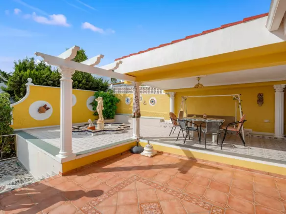 2-bedroom Villa In Rojales, Spain (132 M²)