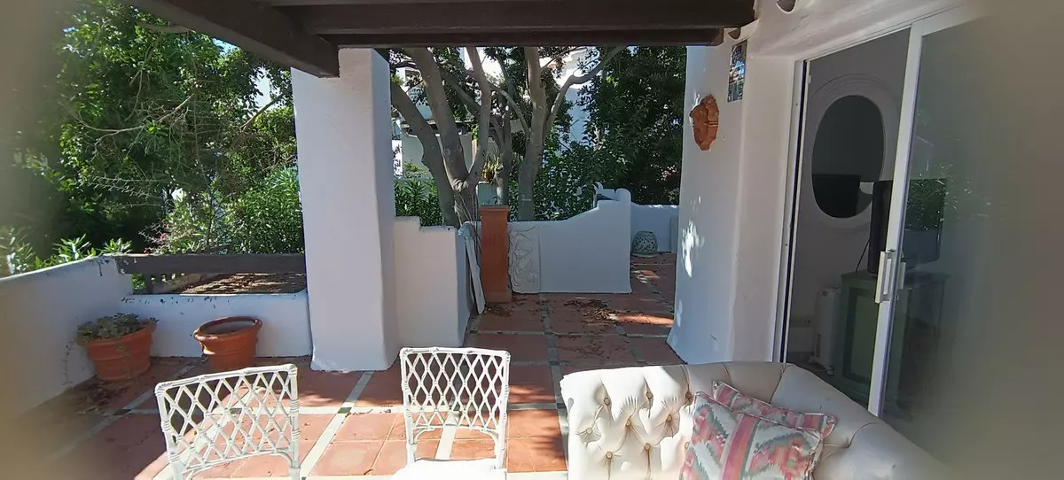 3-bedroom Apartment In Marbella, Spain (220 M²)