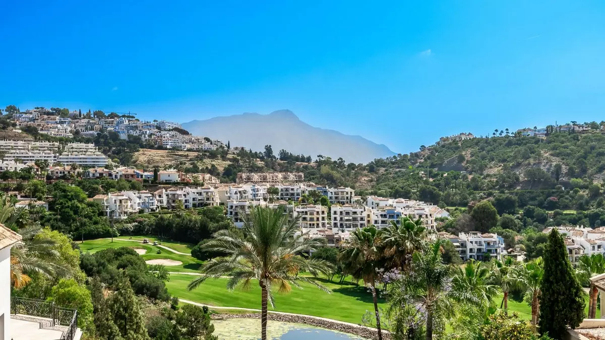 4-bedroom Villa In Benahavis, Spain (396 M²)
