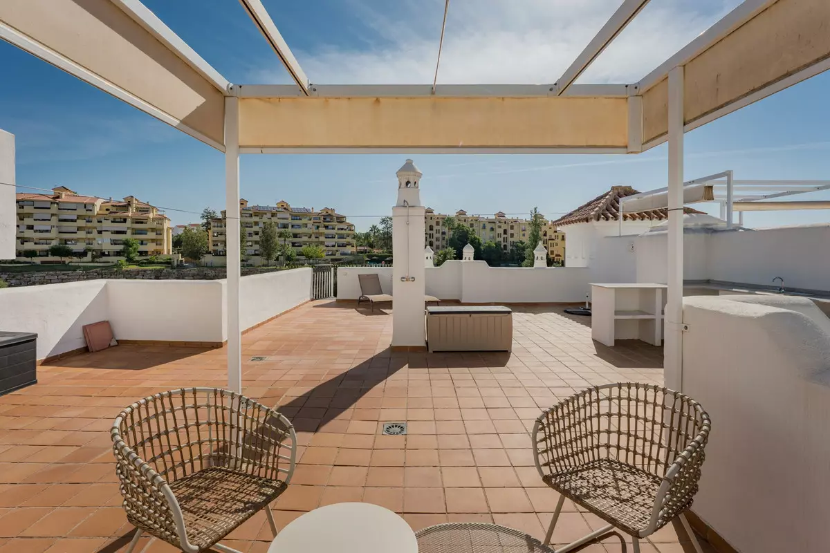 2-bedroom Apartment In Estepona, Spain (110 M²)