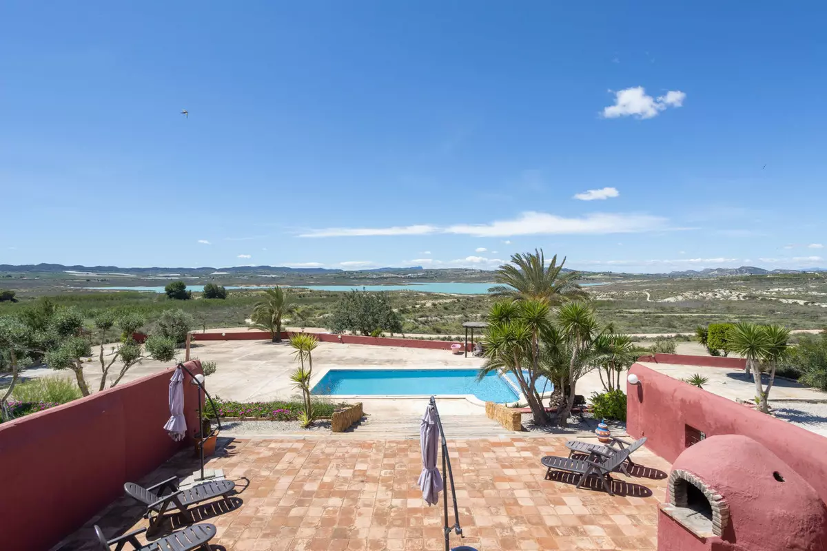 4-bedroom Villa In San Miguel De Salinas, Spain (220 M²)
