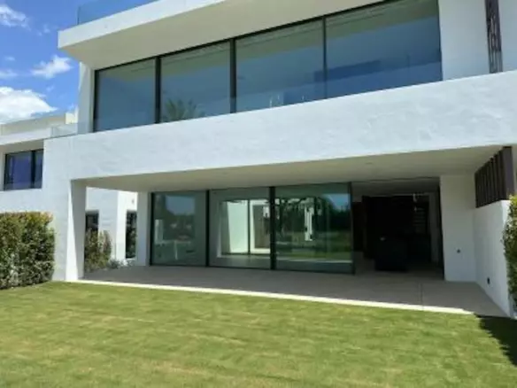 3-bedroom Town House In Marbella, Spain (375 M²)