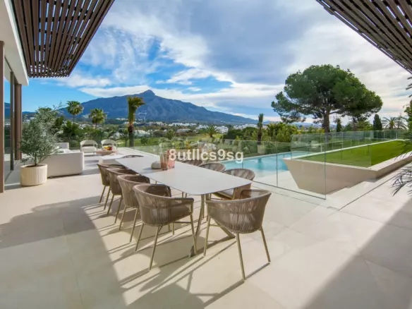 5-bedroom Villa In Marbella, Spain (986 M²)