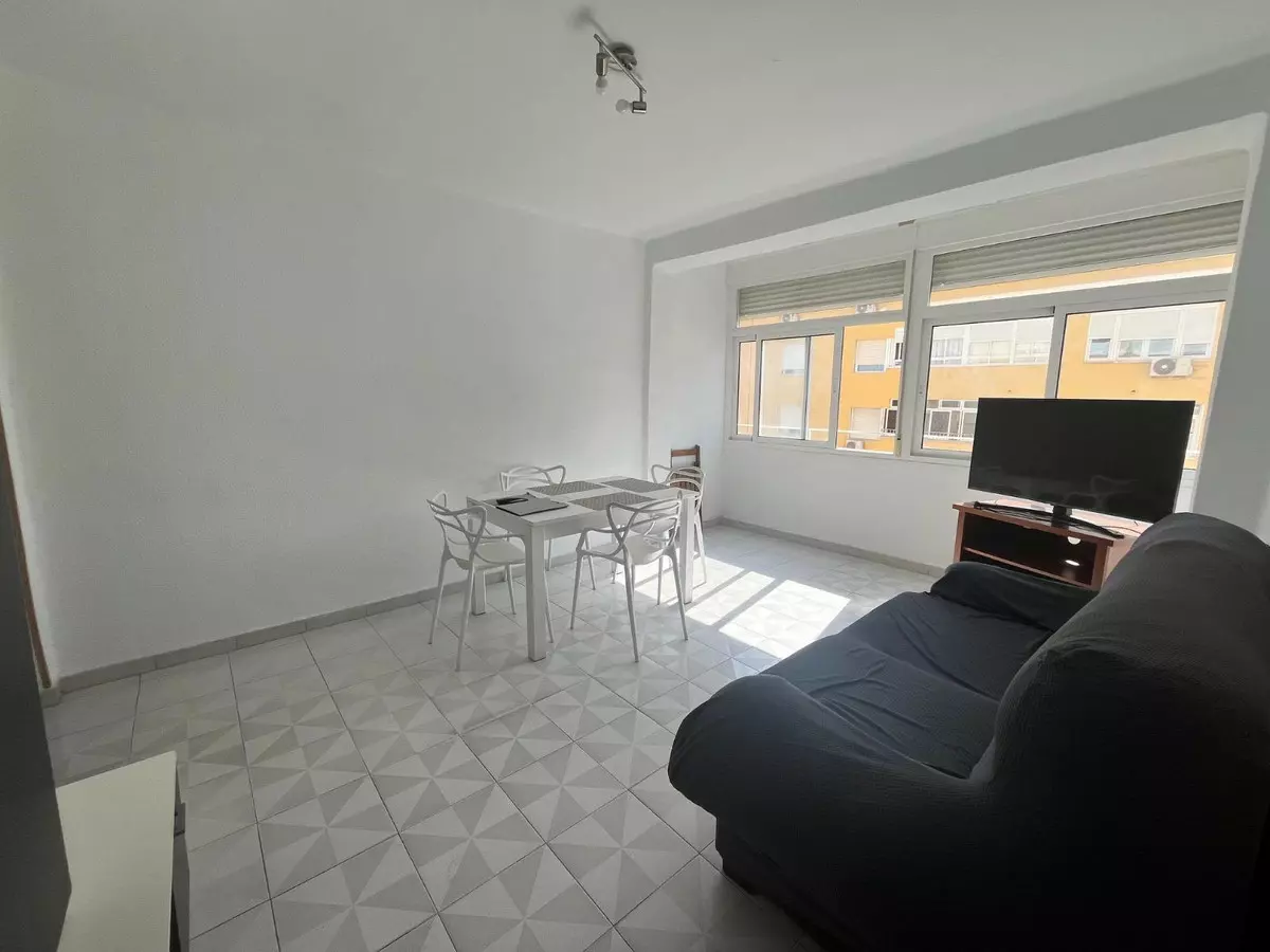 2-bedroom Apartment In Málaga, Spain (65 M²)