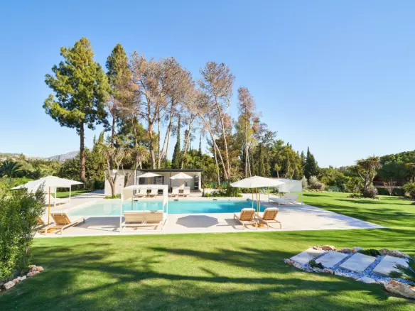 6-bedroom Villa In Marbella, Spain (449 M²)