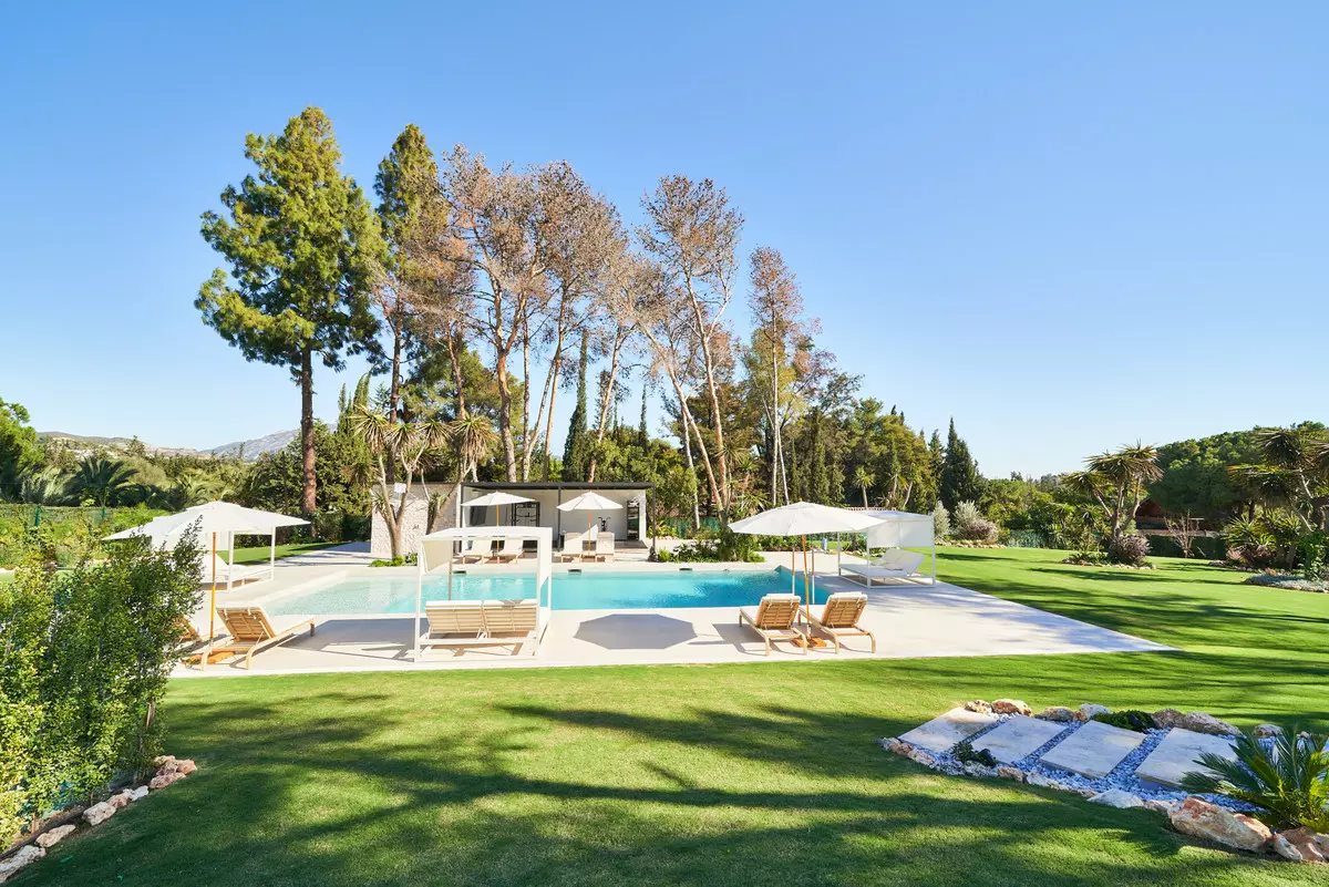 6-bedroom Villa In Marbella, Spain (449 M²)