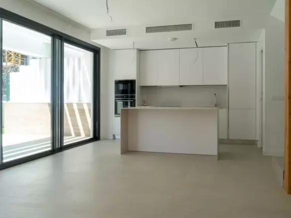3-bedroom Villa In Estepona, Spain (140 M²)
