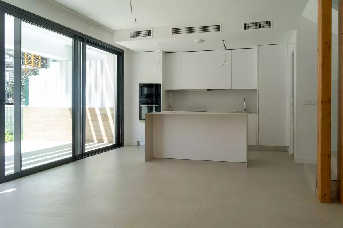 3-bedroom Villa In Estepona, Spain (140 M²)