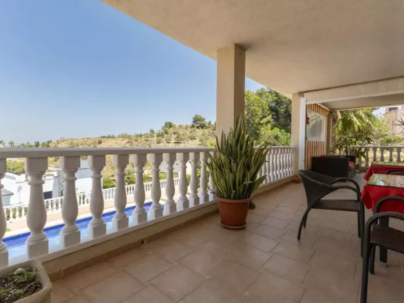 5-bedroom Villa In Algorfa, Spain (272 M²)