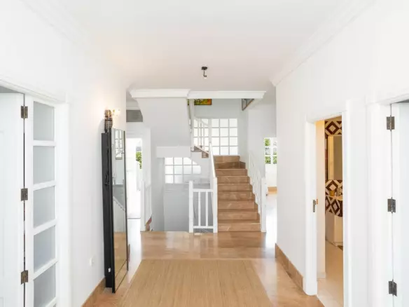 4-bedroom Villa In Torrevieja, Spain (420 M²)