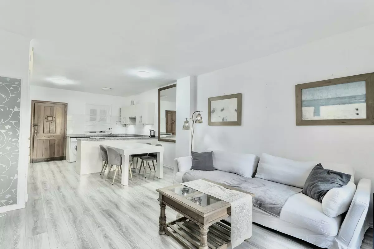 2-bedroom Apartment In Estepona, Spain (84 M²)