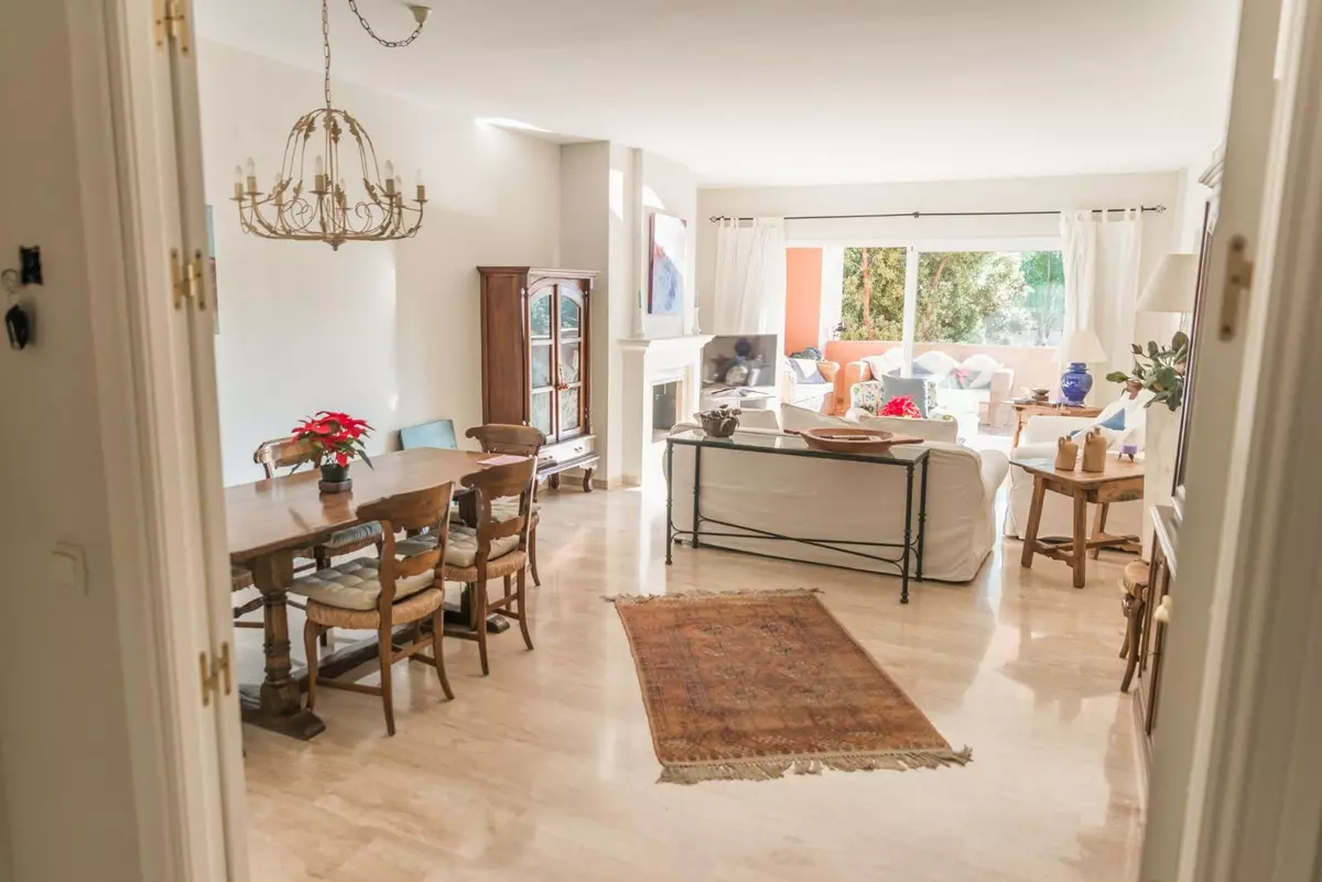 2-bedroom Apartment In Marbella, Spain (135 M²)