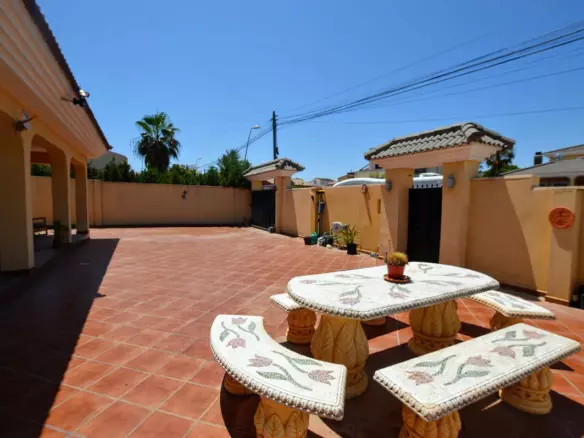 6-bedroom Villa In Orihuela, Spain (240 M²)