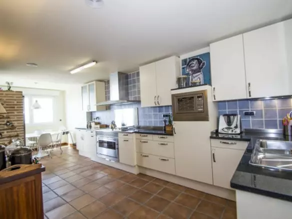 3-bedroom Apartment In Torrevieja, Spain (150 M²)