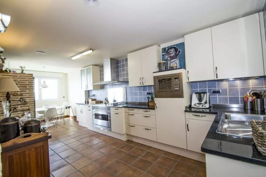 3-bedroom Apartment In Torrevieja, Spain (150 M²)