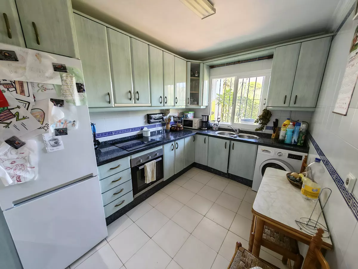 3-bedroom Town House In Estepona, Spain (140 M²)