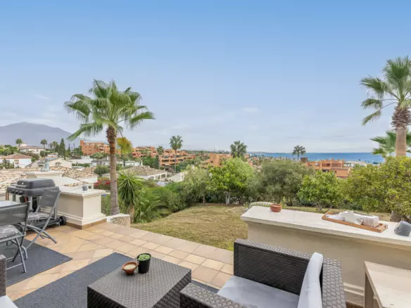 3-bedroom Villa In Estepona, Spain (287 M²)
