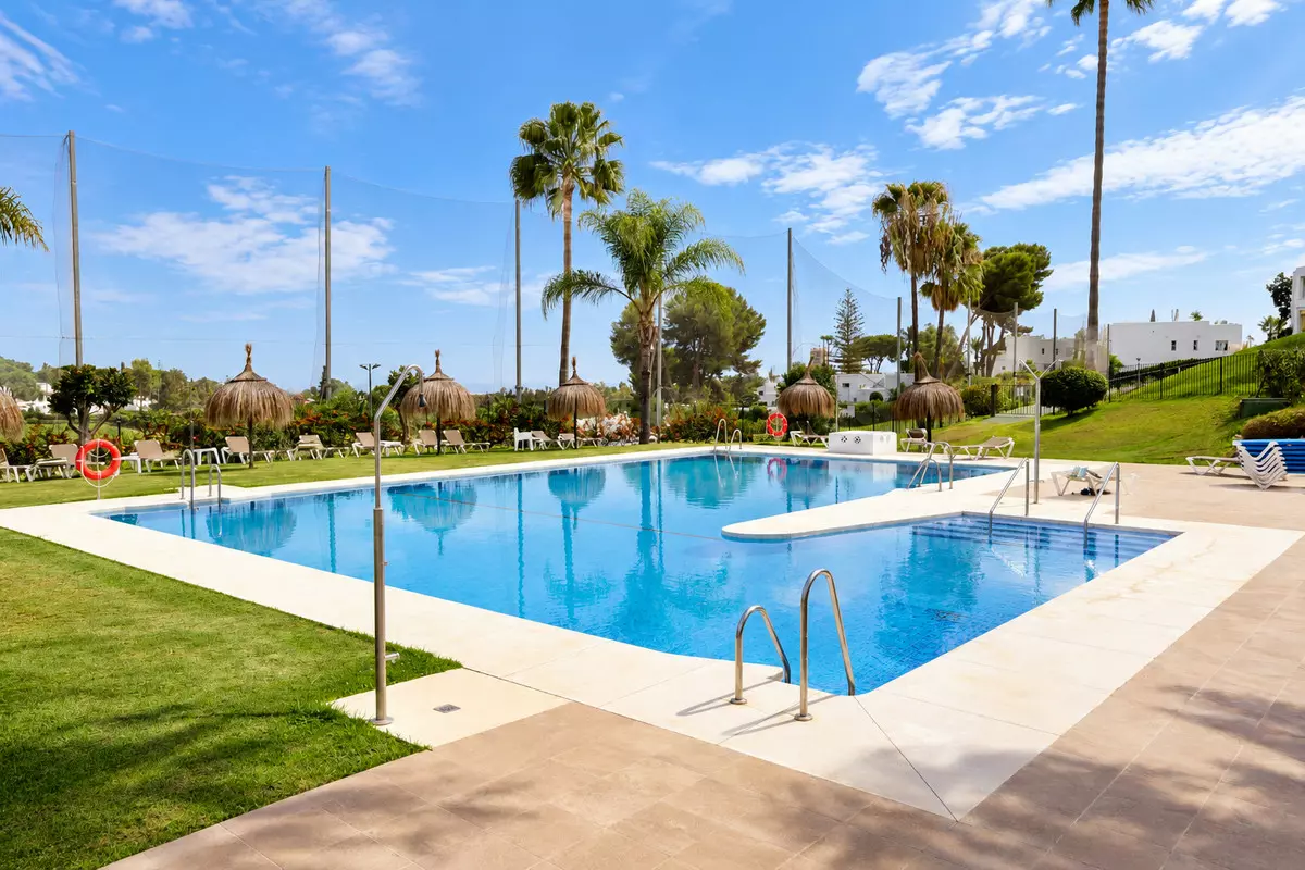 2-bedroom Apartment In Marbella, Spain (73 M²)