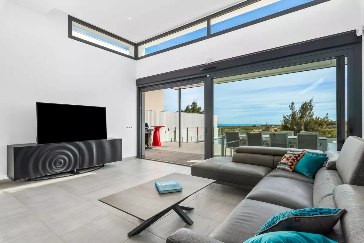 4-bedroom Villa In San Miguel De Salinas, Spain (272 M²)