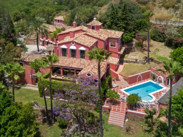 12-bedroom Villa In Benahavis, Spain (1.058 M²)