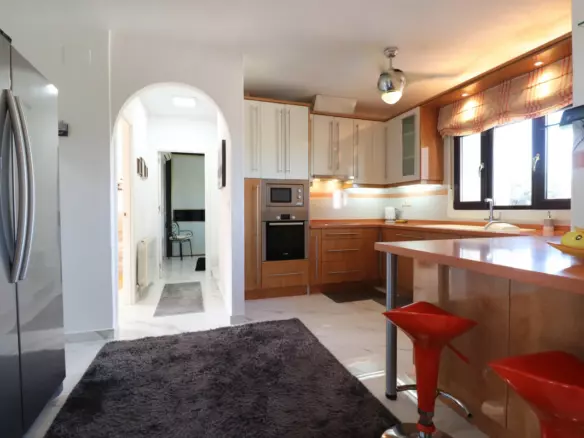 5-bedroom Villa In Algorfa, Spain (375 M²)