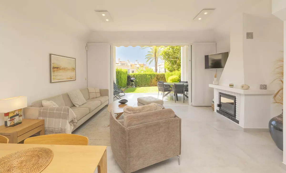 3-bedroom Villa In Marbella, Spain (174 M²)