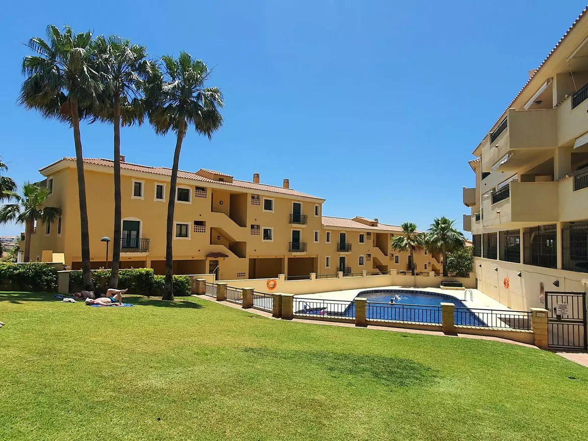2-bedroom Apartment In Benalmádena, Spain (108 M²)