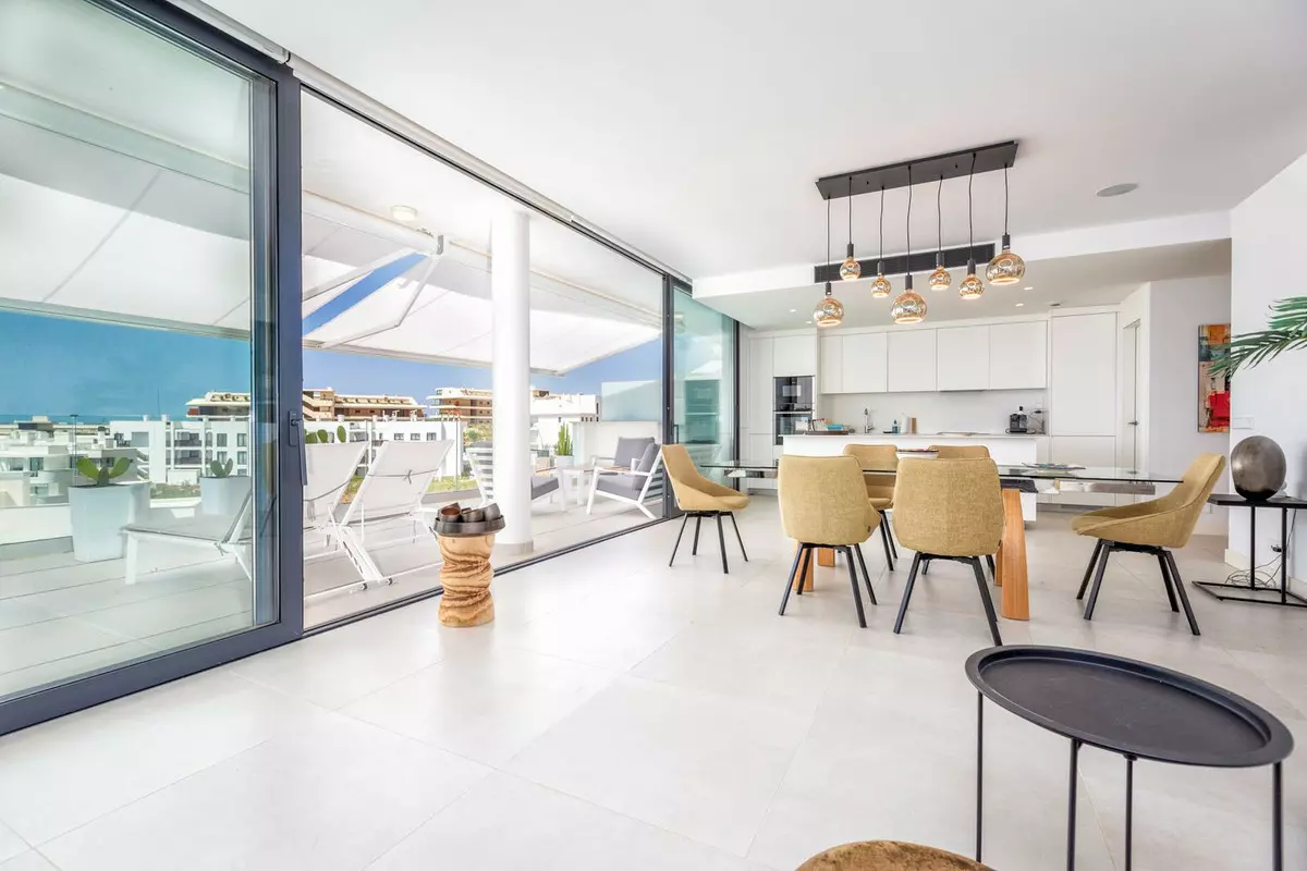 3-bedroom Apartment In Fuengirola, Spain (123 M²)