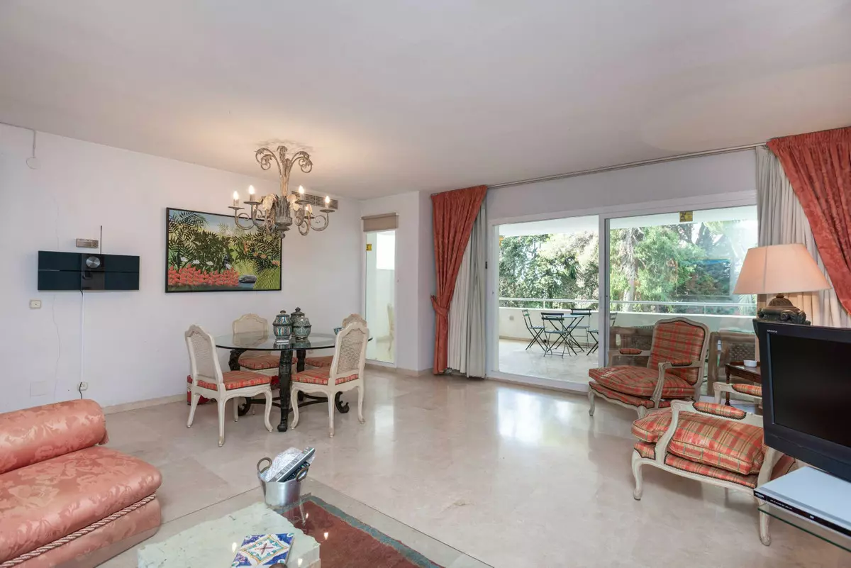 3-bedroom Apartment In Marbella, Spain (121 M²)
