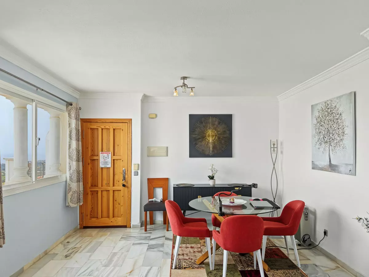 2-bedroom Apartment In Estepona, Spain (104 M²)