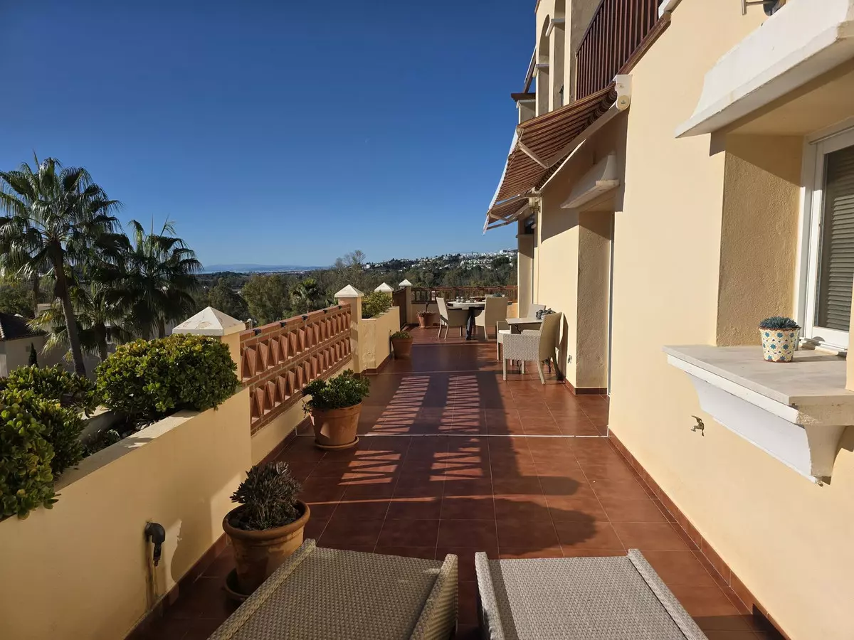 2-bedroom Apartment In Estepona, Spain (100 M²)