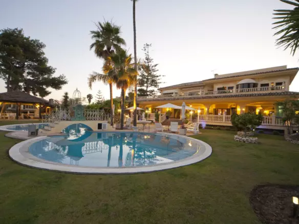 6-bedroom Villa In Marbella, Spain (1.440 M²)