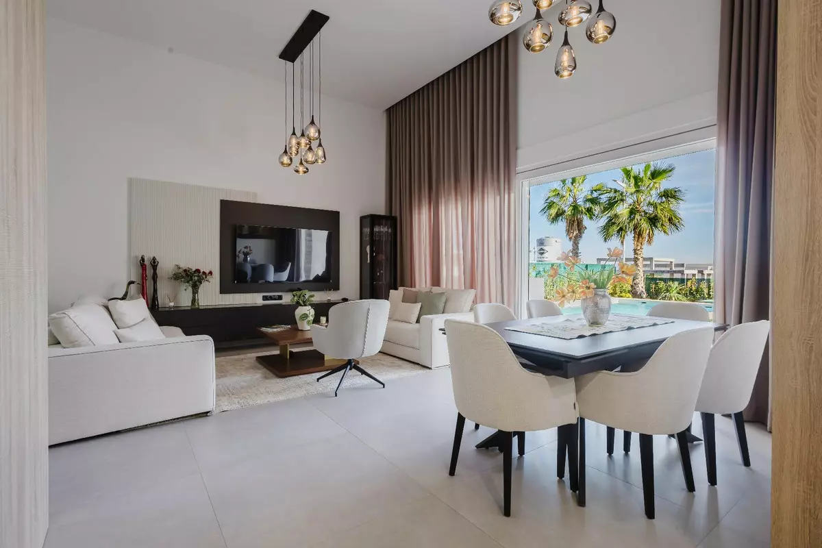 4-bedroom Villa In Algorfa, Spain (362 M²)