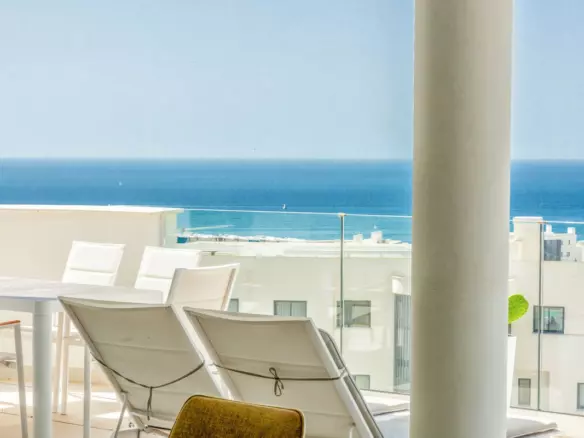 3-bedroom Apartment In Fuengirola, Spain (123 M²)
