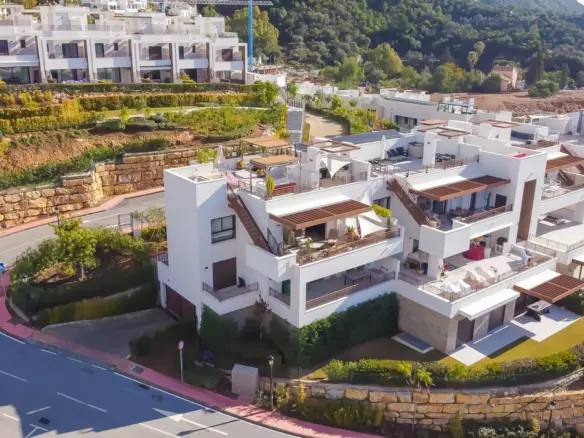 3-bedroom Apartment In Istan, Spain (140 M²)