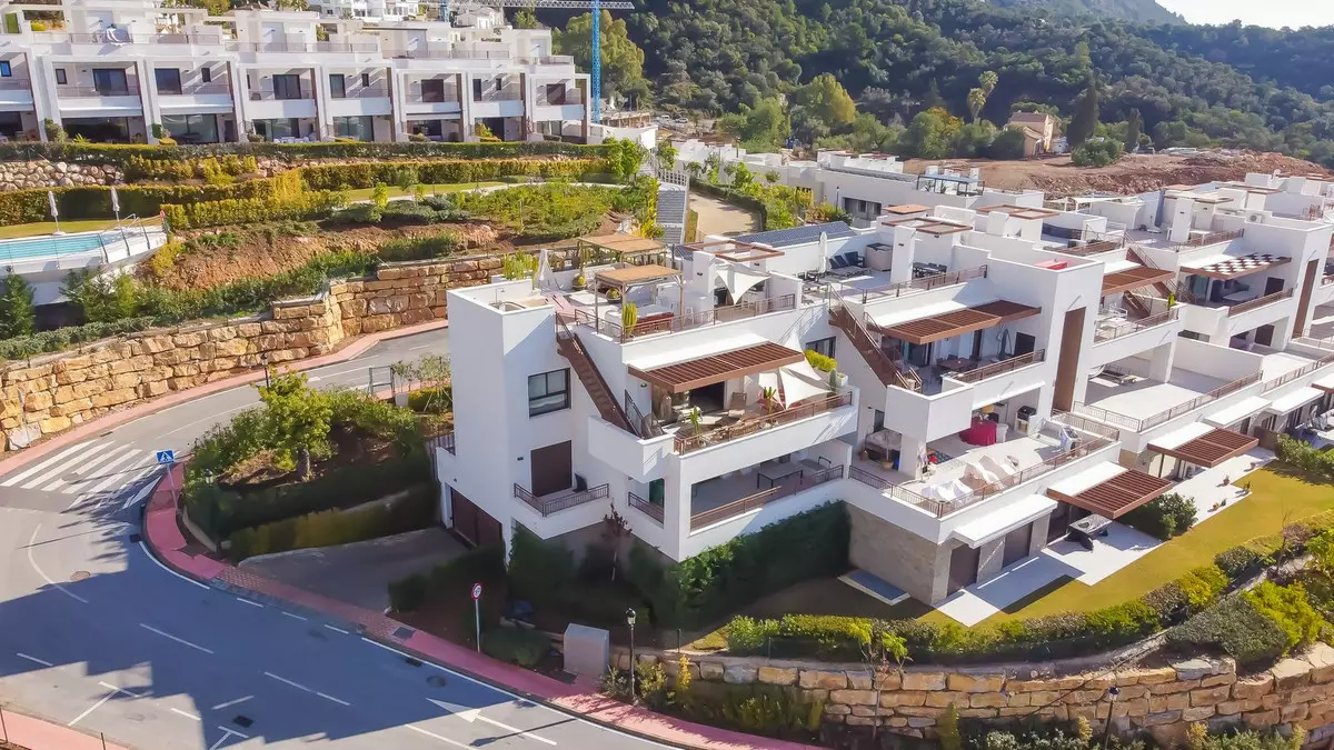 3-bedroom Apartment In Istan, Spain (140 M²)