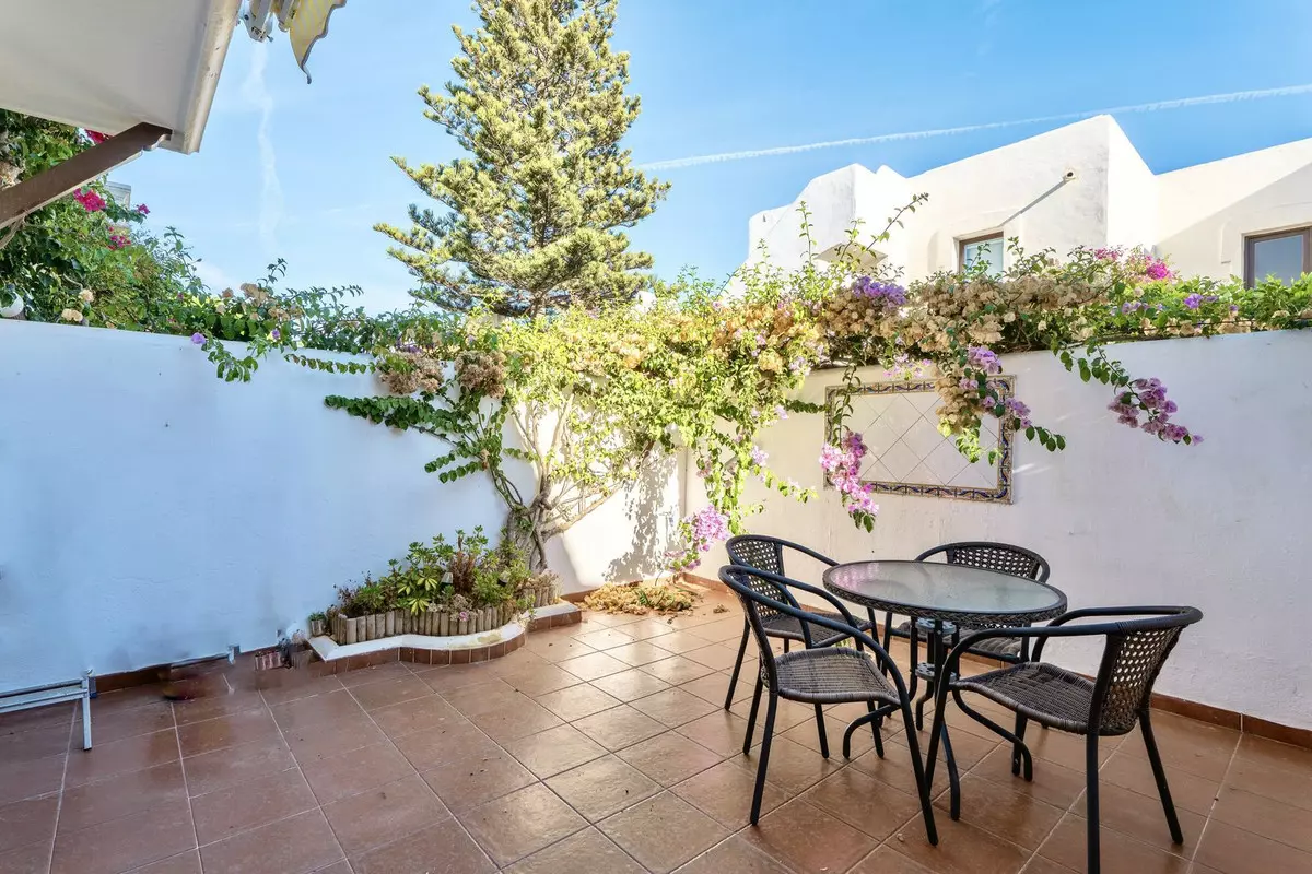 2-bedroom Apartment In Estepona, Spain (84 M²)