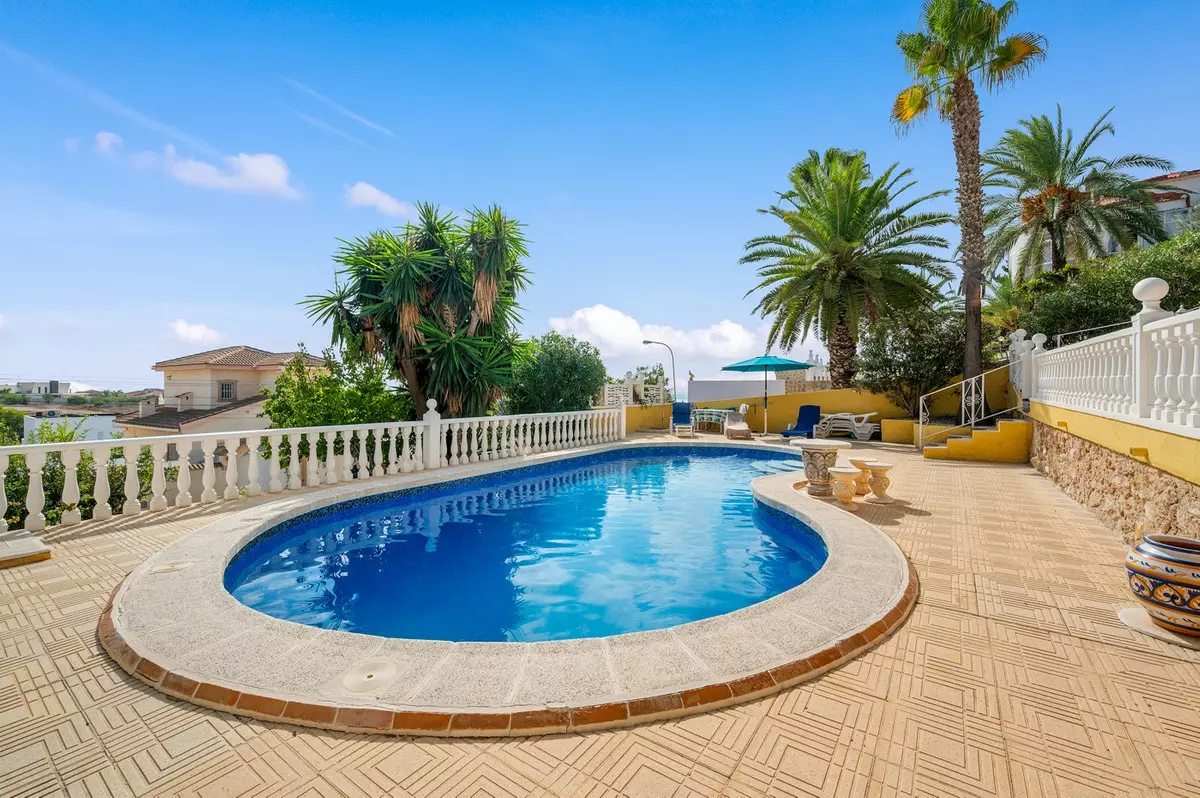 2-bedroom Villa In Rojales, Spain (132 M²)