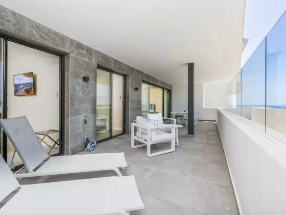 2-bedroom Apartment In Fuengirola, Spain (122 M²)