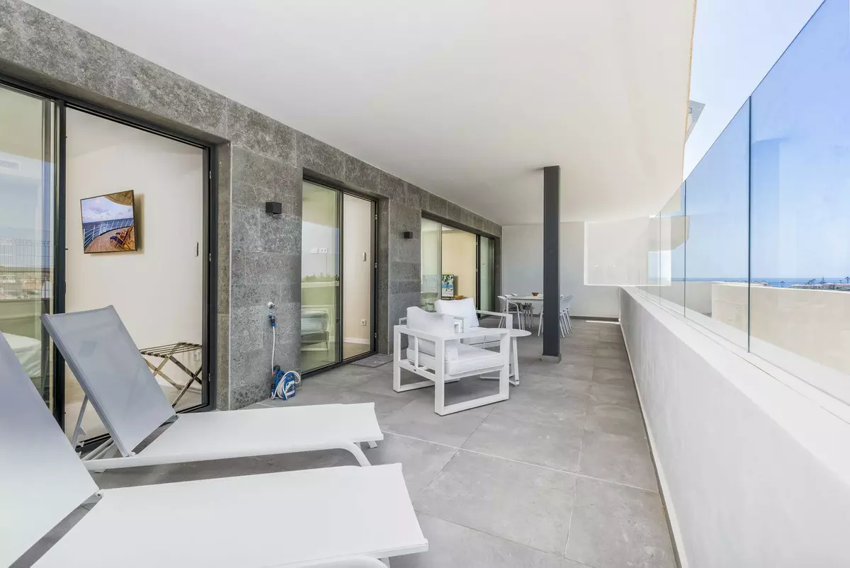 2-bedroom Apartment In Fuengirola, Spain (122 M²)