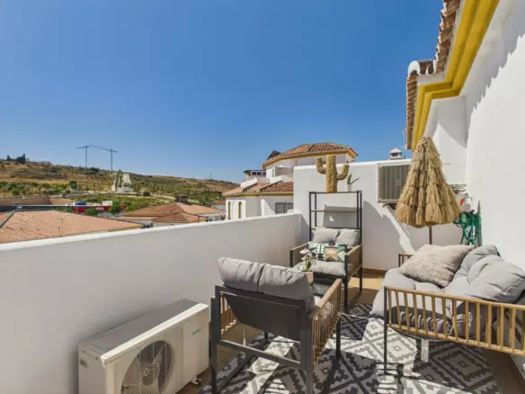 3-bedroom Town House In Estepona, Spain (122 M²)